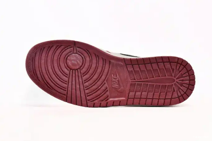 HYPE Retro OG Jordan Chicago and DZ5485-612 High Lost Found 1 0417